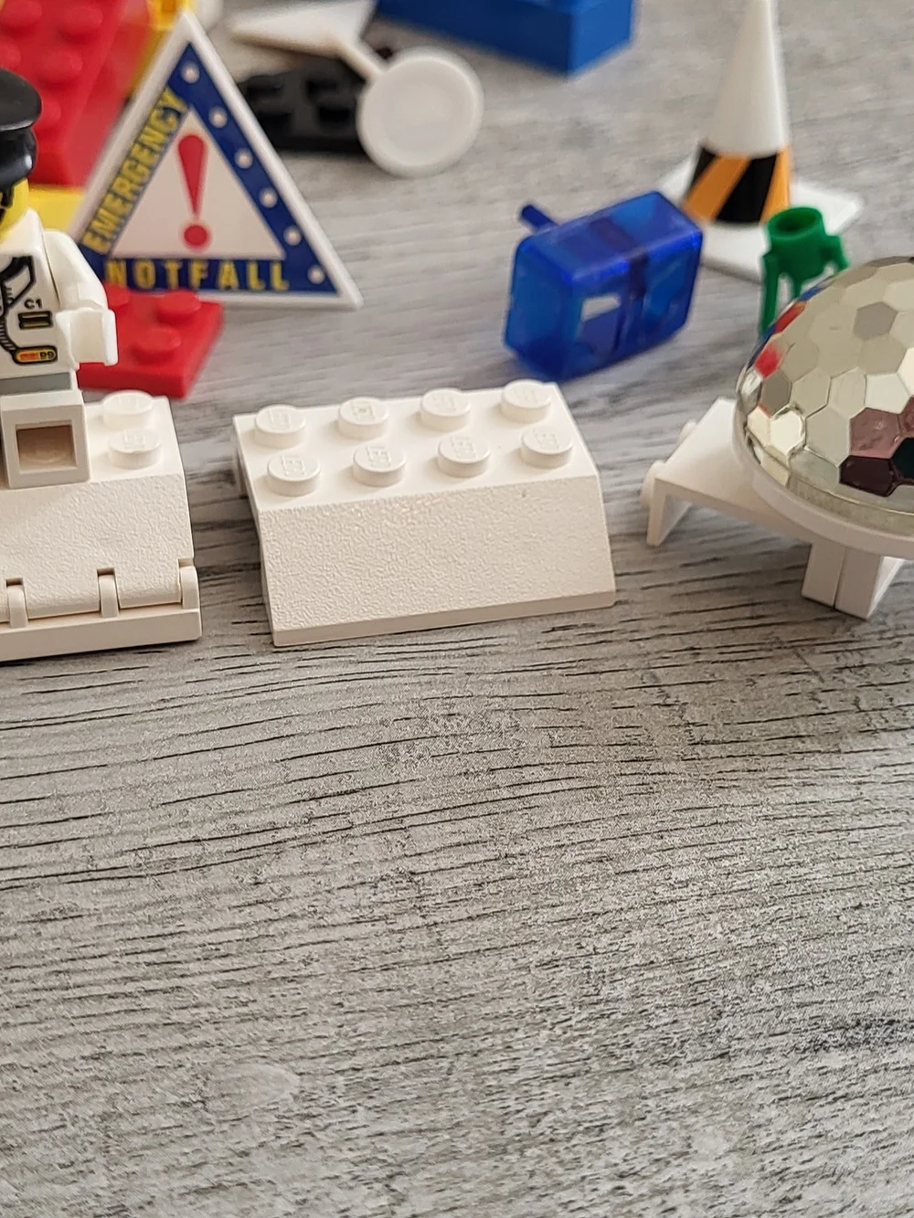 LEGO-Compatible Building Blocks Set - Multicolor (Red, Yellow, Blue, White)